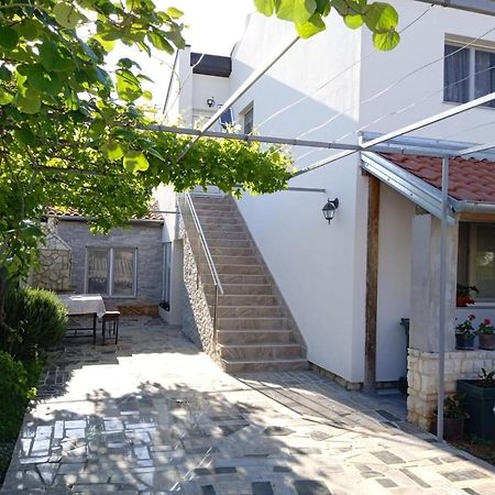 Apartman Josipa Peroj Exterior photo