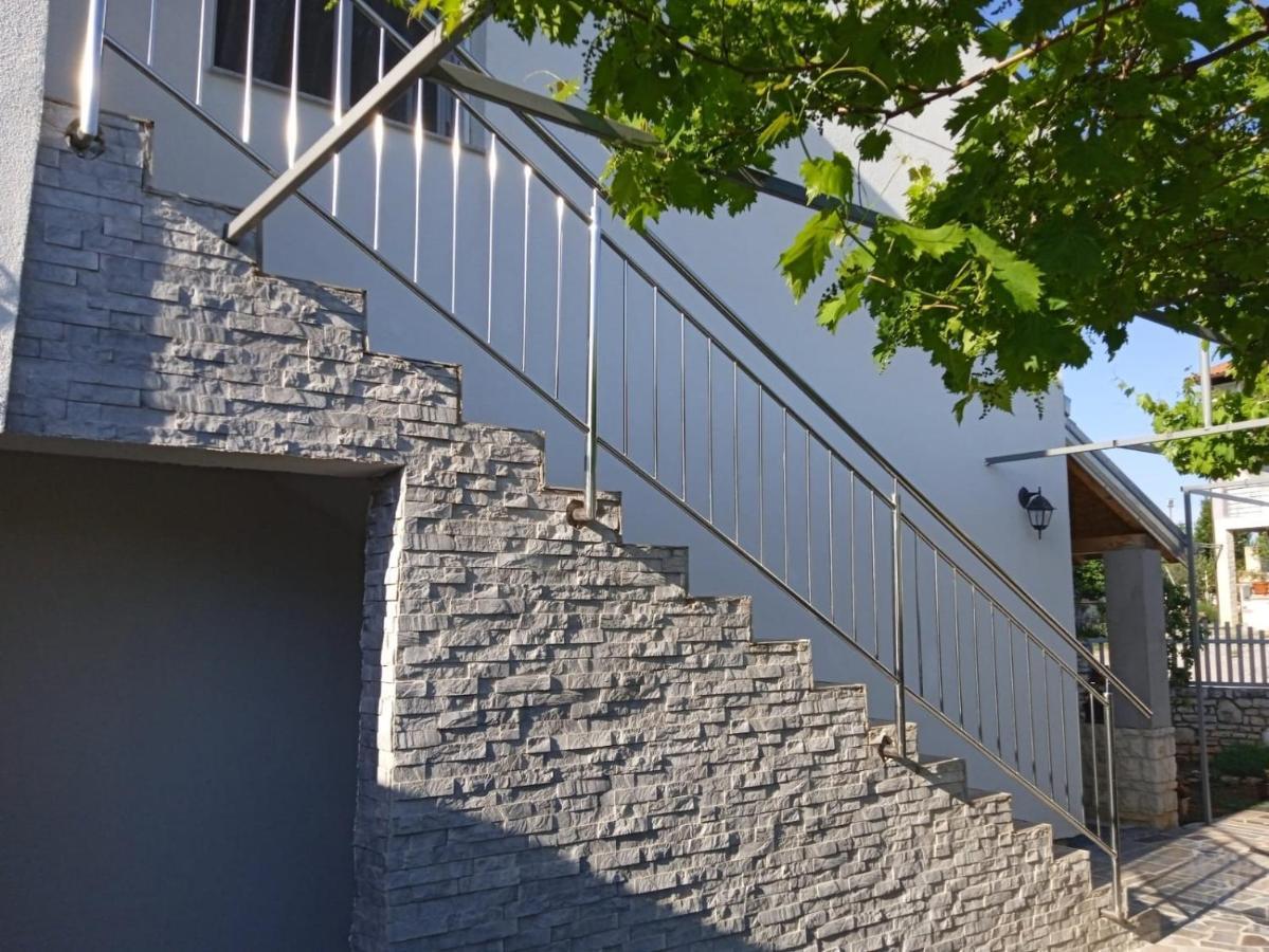 Apartman Josipa Peroj Exterior photo