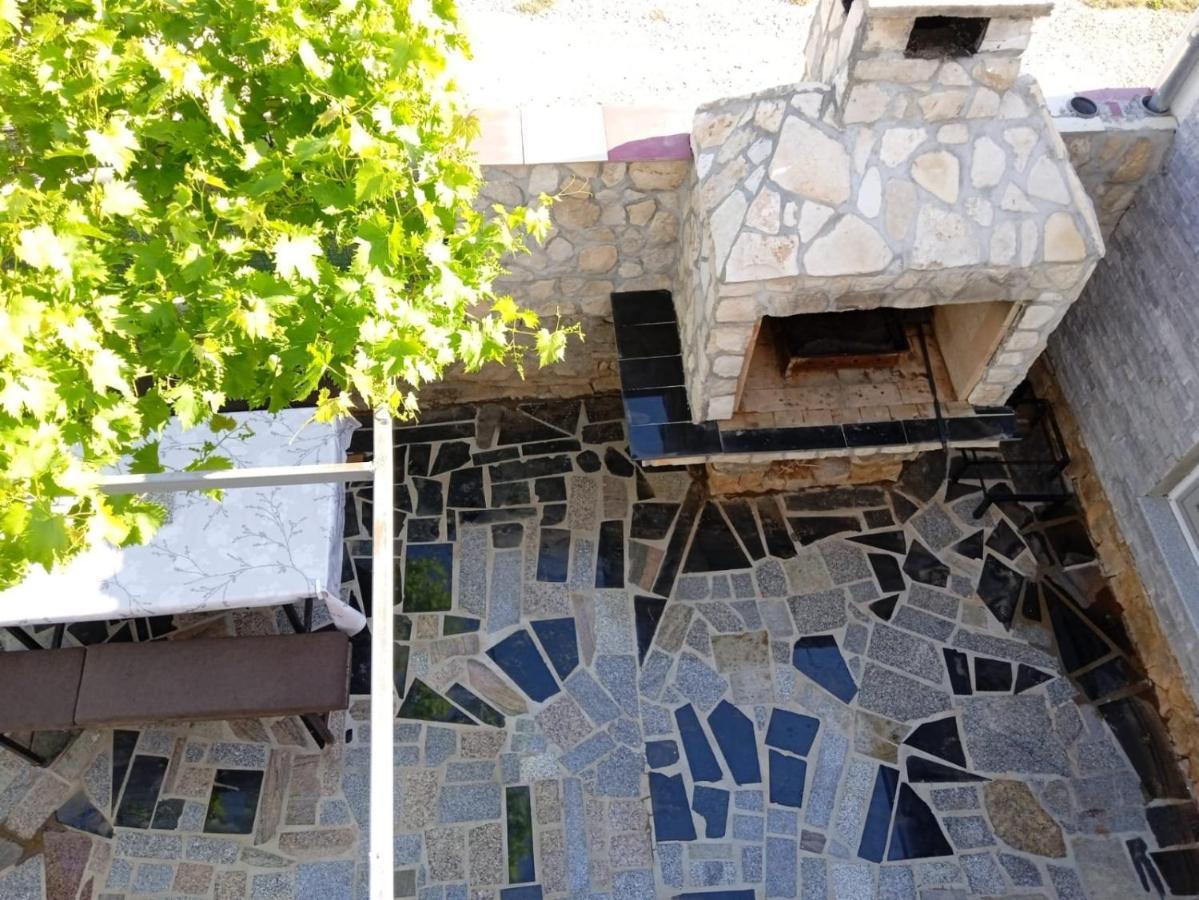 Apartman Josipa Peroj Exterior photo