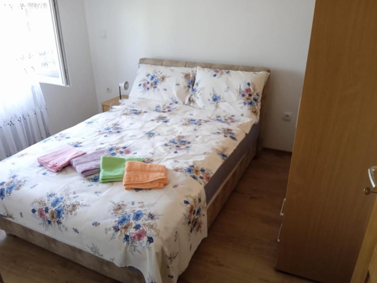 Apartman Josipa Peroj Exterior photo