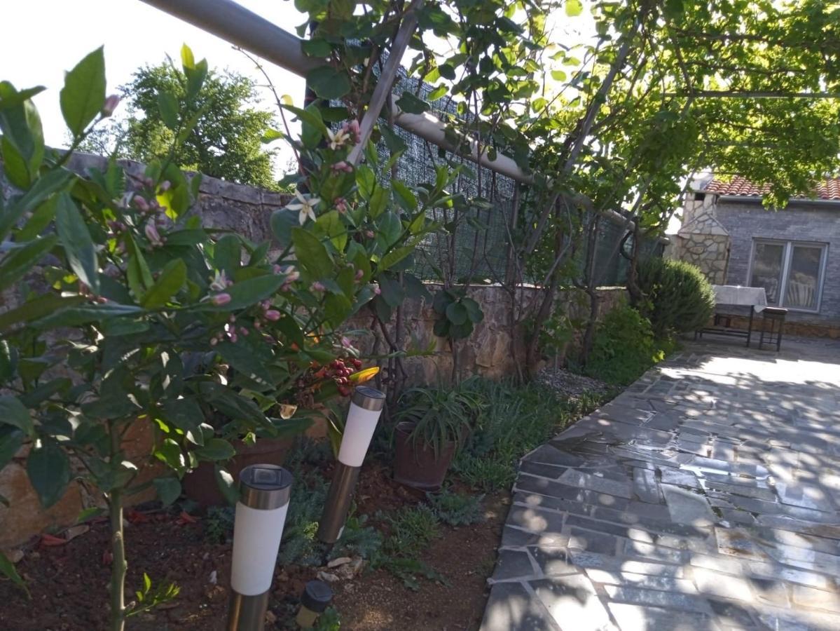 Apartman Josipa Peroj Exterior photo